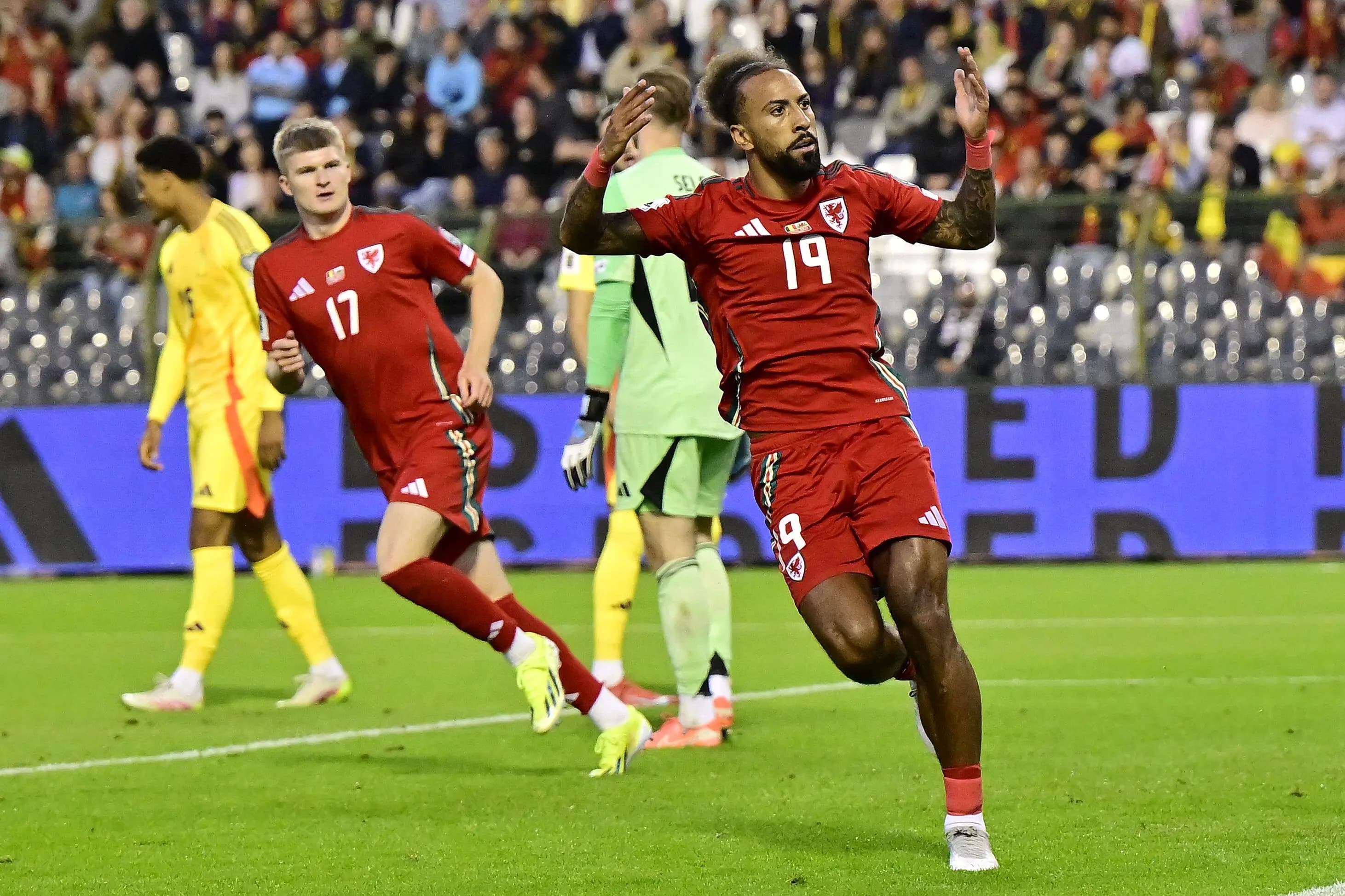 Wales' Sorba Thomas celebrates scoring. Pic. Alamy