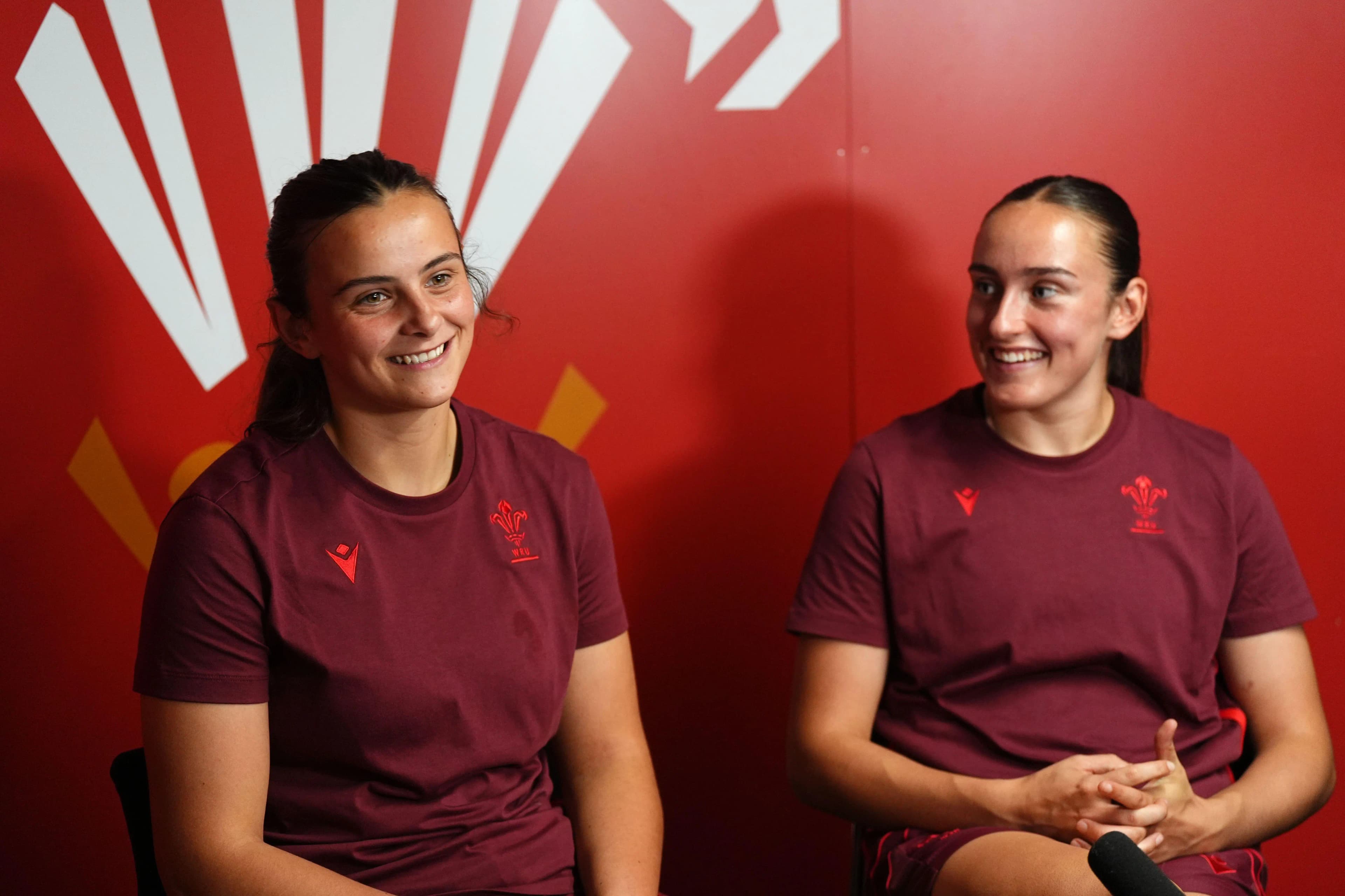 Wales' Branwen Metcalfe (left) and sister Nel Metcalfe