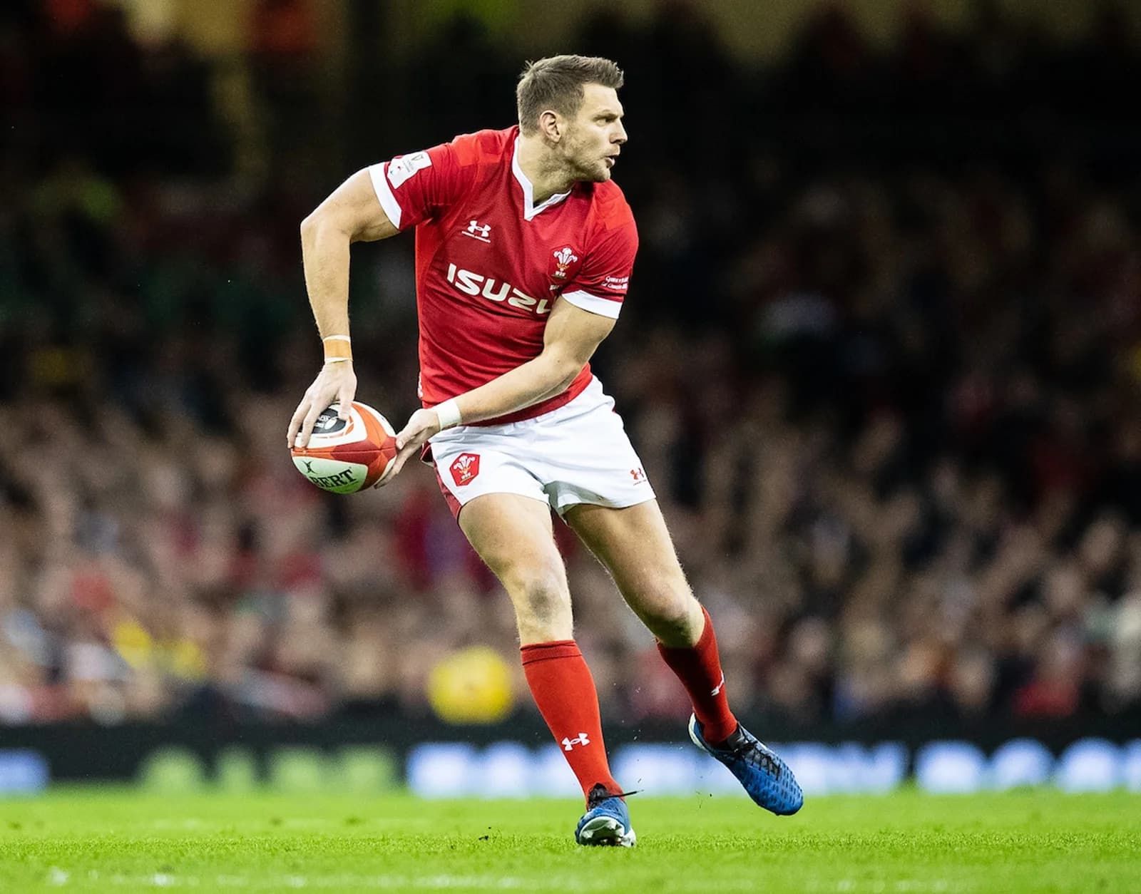 Dan Biggar. Pic: Simon King/Replay Images.