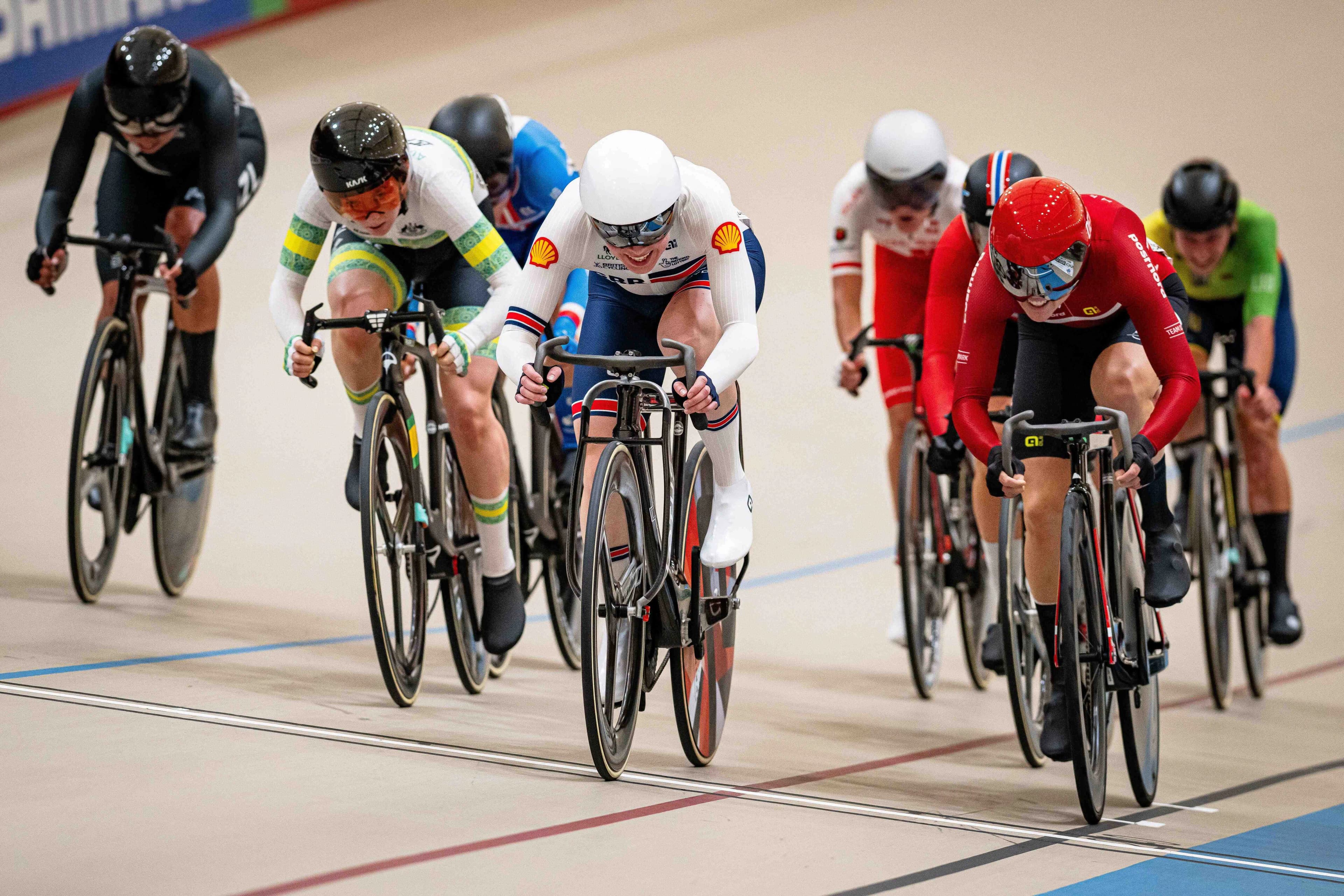 Anna Morris (centre) powers her way to victory. Pic: Alamy