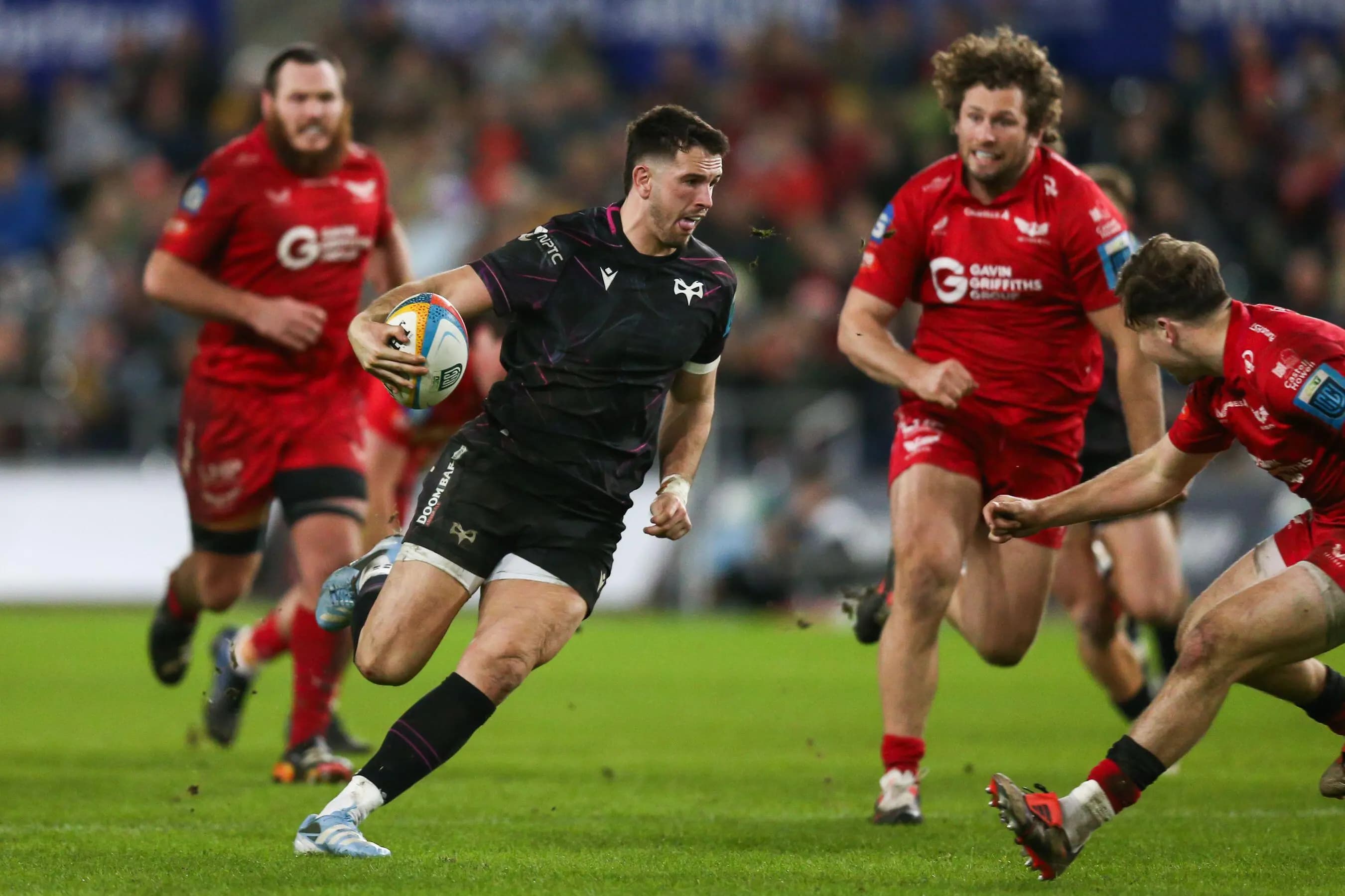 Owen Watkin of Ospreys. Pic. Alamy