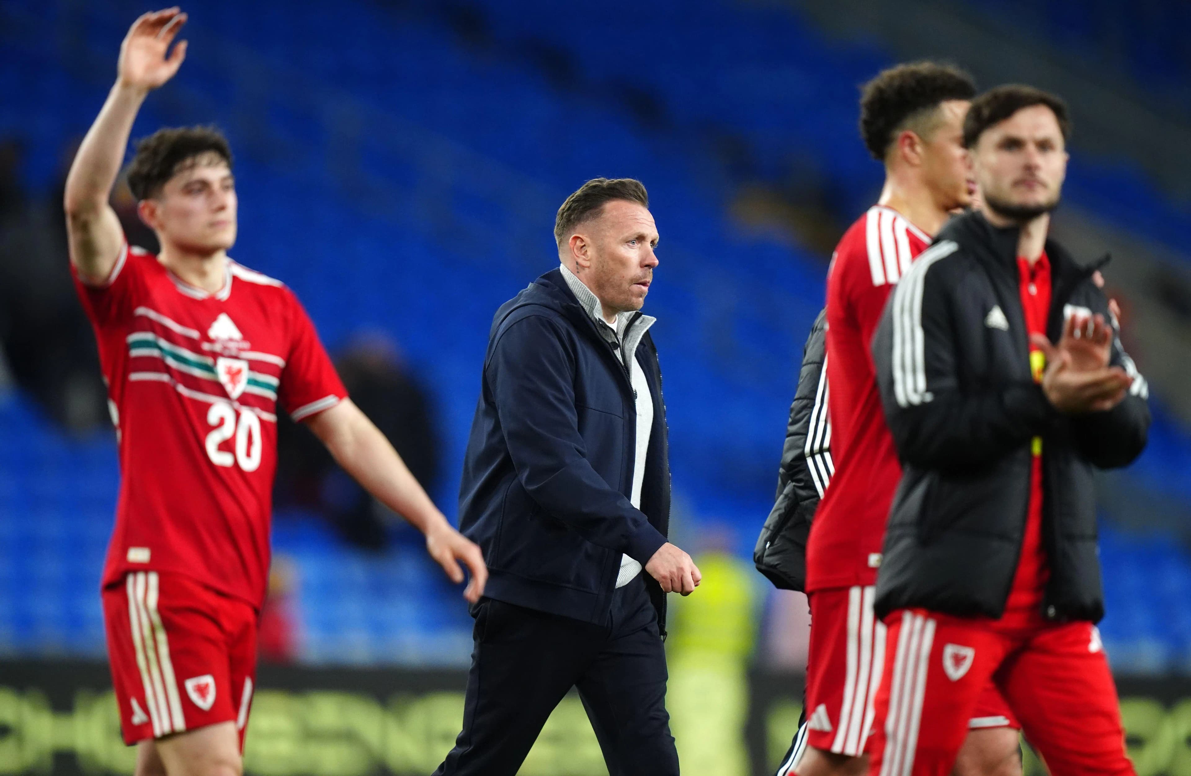 Wales head coach Craig Bellamy (centre). Pic. Alamy