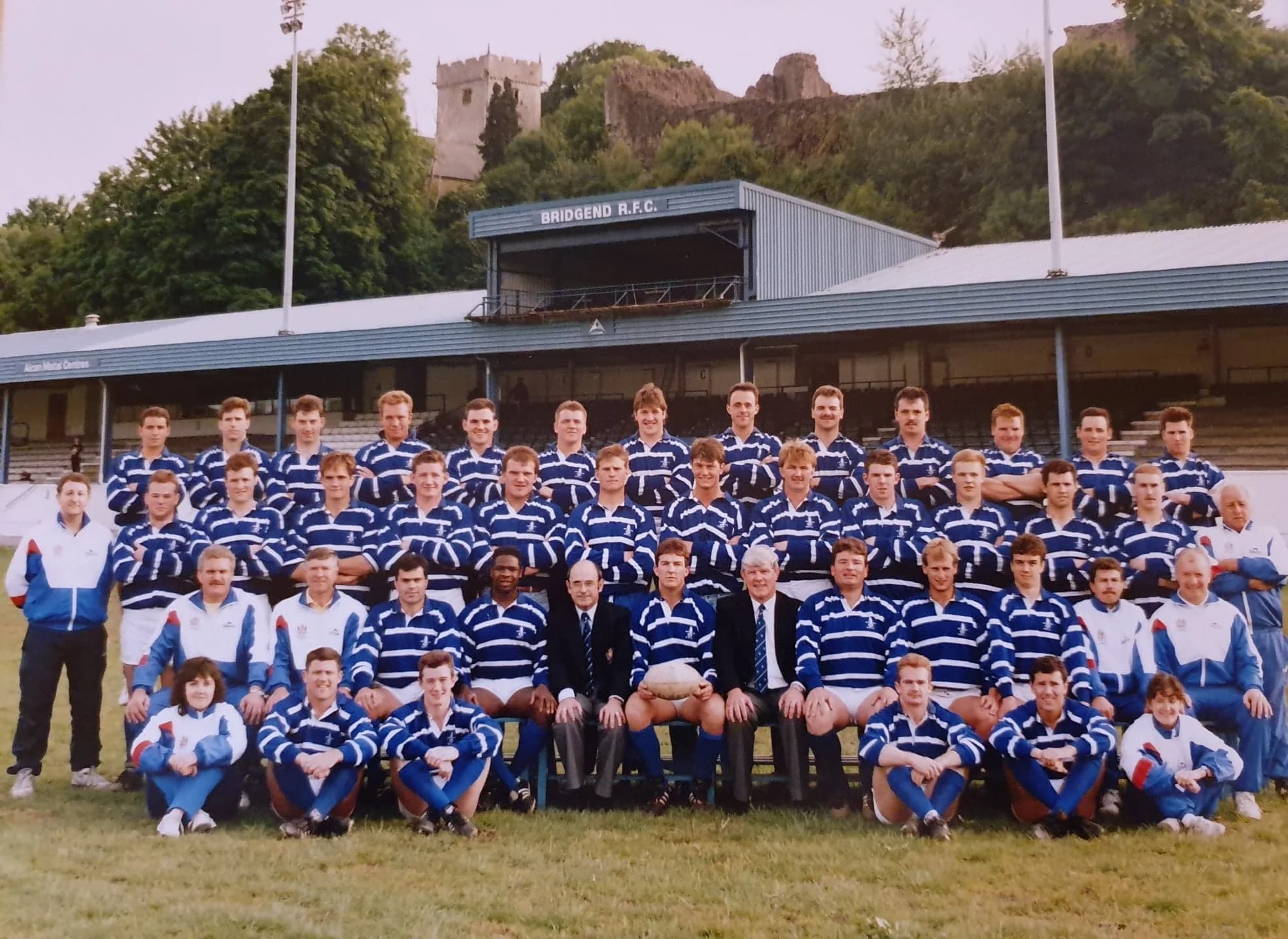 Geoff Davies (front row, five from right) as coach of Bridgend.