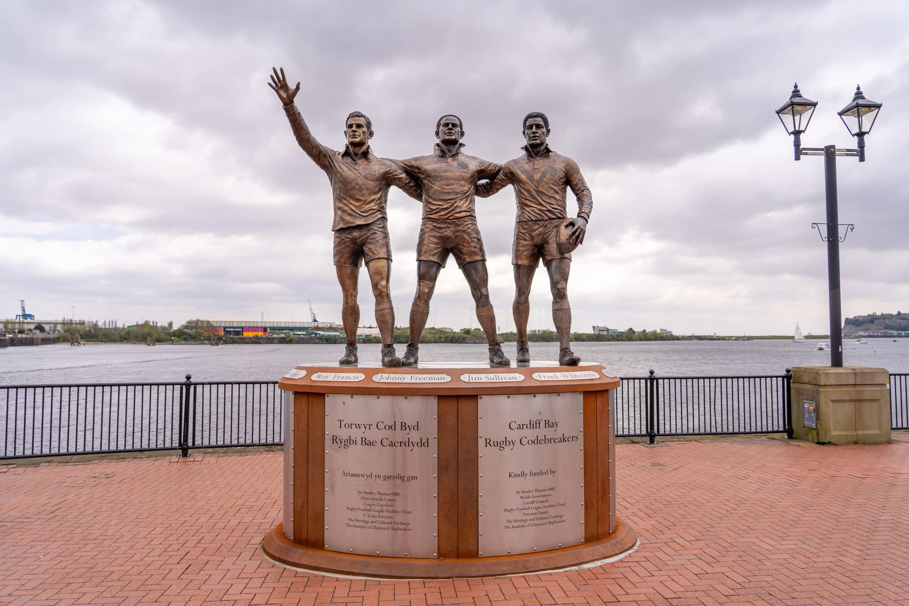 Billy Boston statue in Cardiff. Pic. Alamy