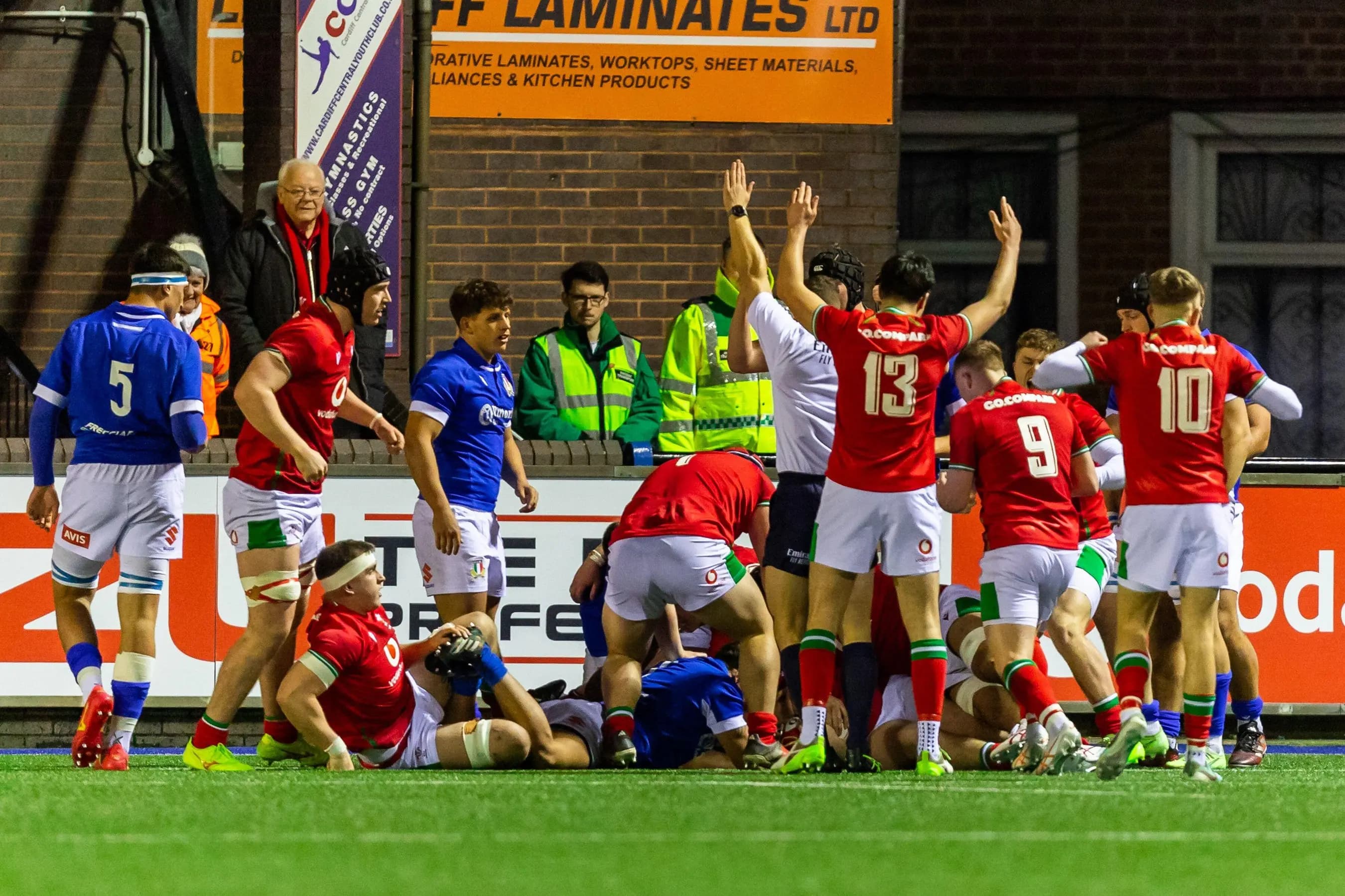 Action from Wales U20 v Italy U20. Pic. Alamy