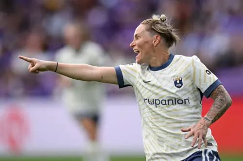 Seattle Reign FC midfielder Jess Fishlock. Pic. Alamy